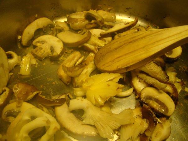 Mushrooms with Cabbage and Nuts