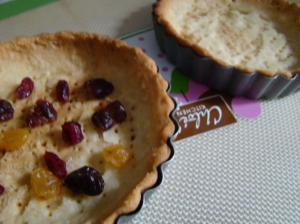 One with fruit, one without